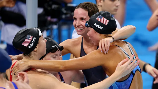 USA breaks world record, wins swimming Olympic gold in women’s medley relay