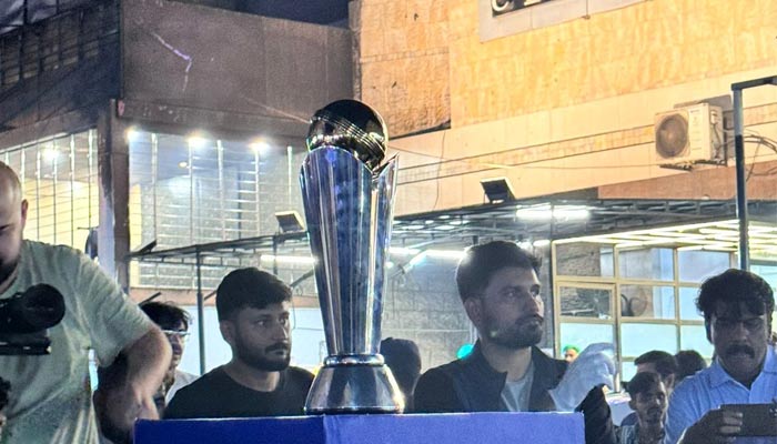 WATCH: Champions Trophy takes stroll through Karachi’s famous Burns Road food street