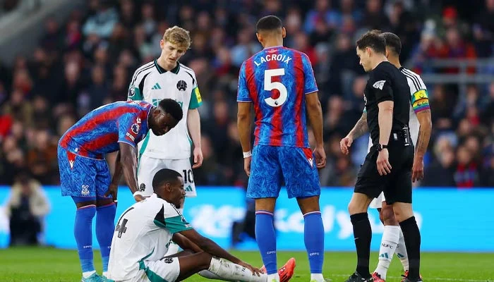 Newcastle hopeful for Isak’s quick recovery after injury at Palace