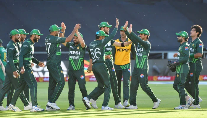 Pakistan crush South Africa to take unassailable lead in ODI series